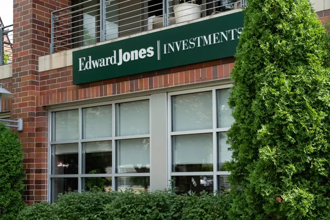 Edward Jones pushes back on lawsuit challenging diversity program