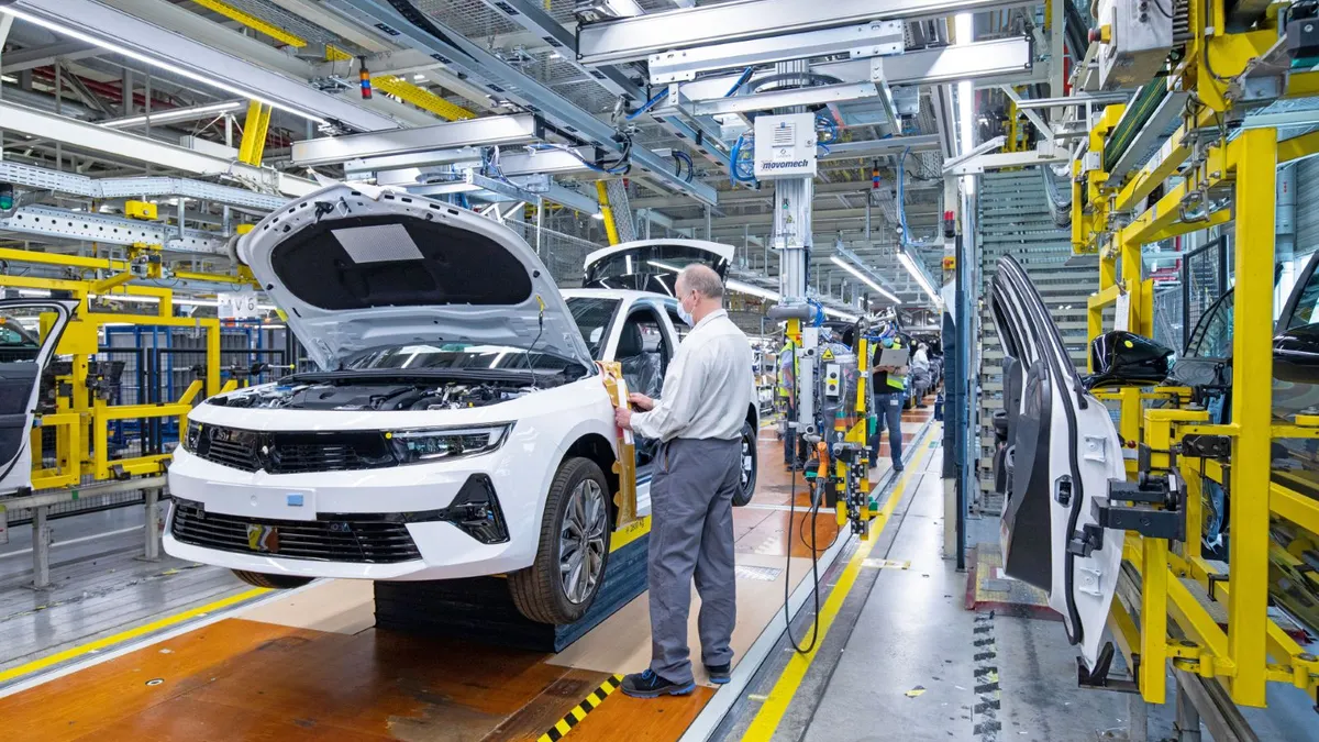 Opel Astra Production in Russelsheim