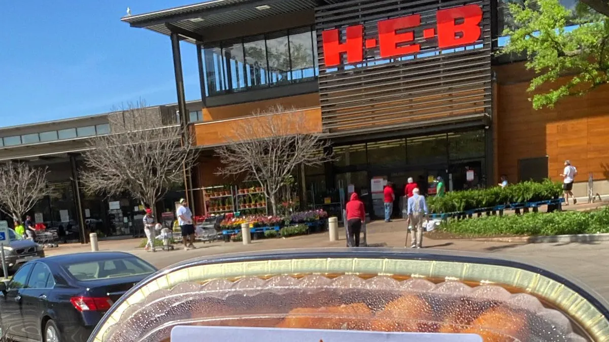 H-E-B adds restaurant meals in stores