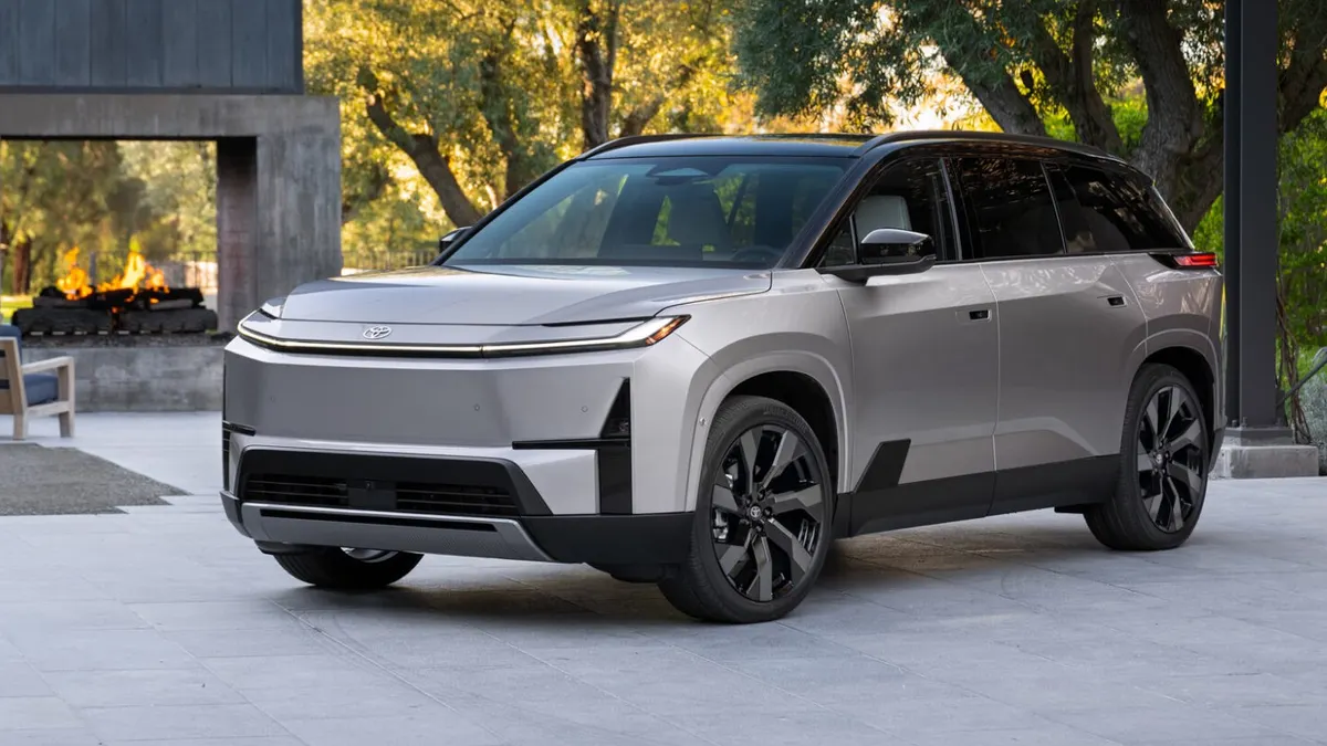 Toyota Highlander BEV.