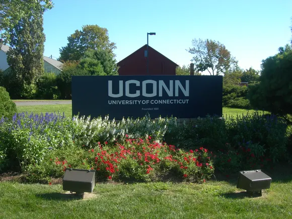Cortes da força de trabalho da Universidade de Connecticut para gerenciar déficits de financiamento