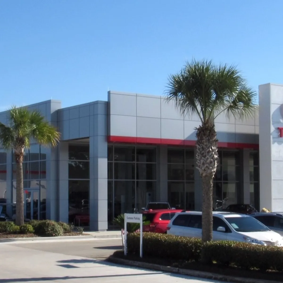 wardsauto.com - Jim Henry - Big auto retailers' growth strategy includes selling dealerships
