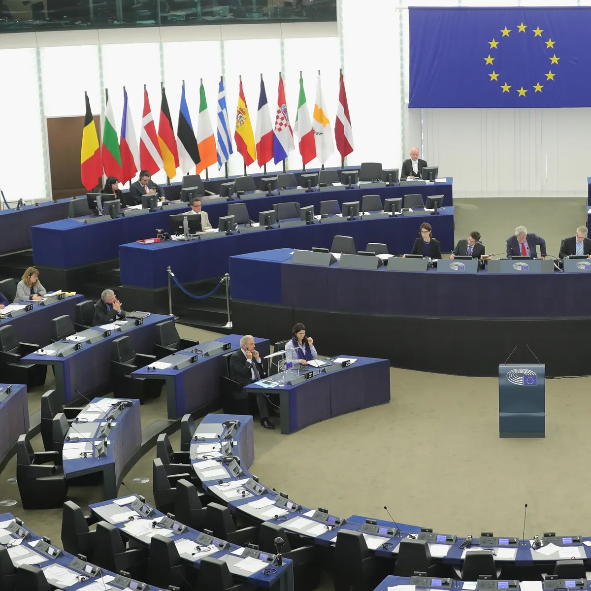 Z3M6Ly9kaXZlc2l0ZS1zdG9yYWdlL2RpdmVpbWFn