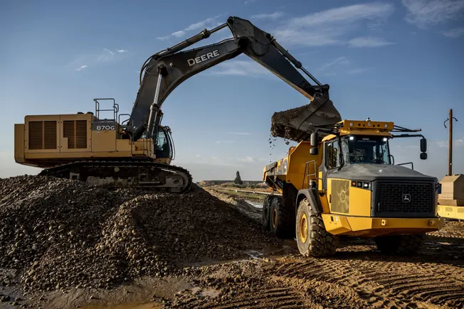Deere reaps benefits of IEEPA tariff refund and construction demand