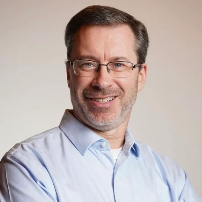 headshot of Tim Ritters, CFO of Gong