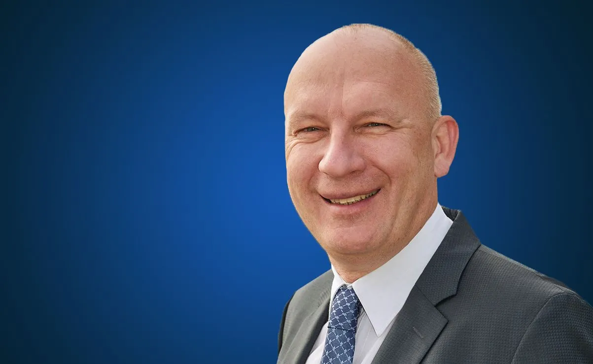 Alexander Gebauer headshot
