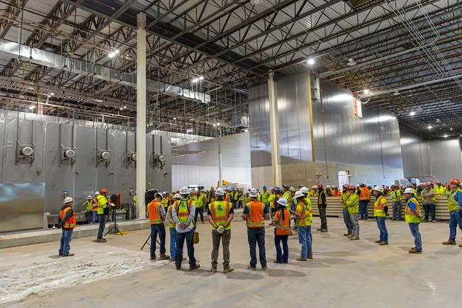 How food and beverage manufacturers can navigate a tight craft labor market