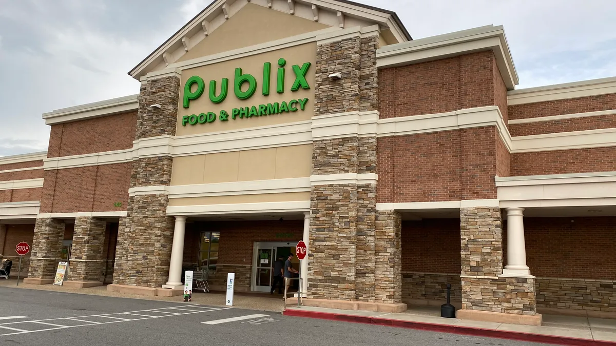 Publix storefront.