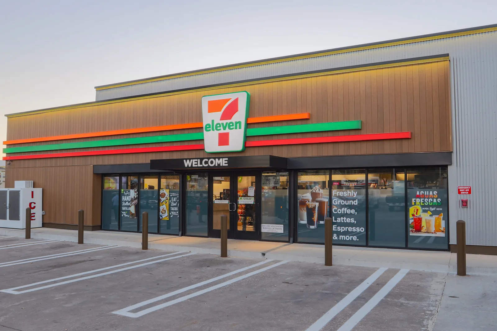 A photo of the exterior of a 7-Eleven.