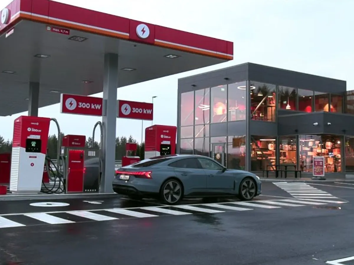 circle k juul charger Circle K Juul Charger Circle K opens first EV charging-only spot with no  gas pumps main image 0