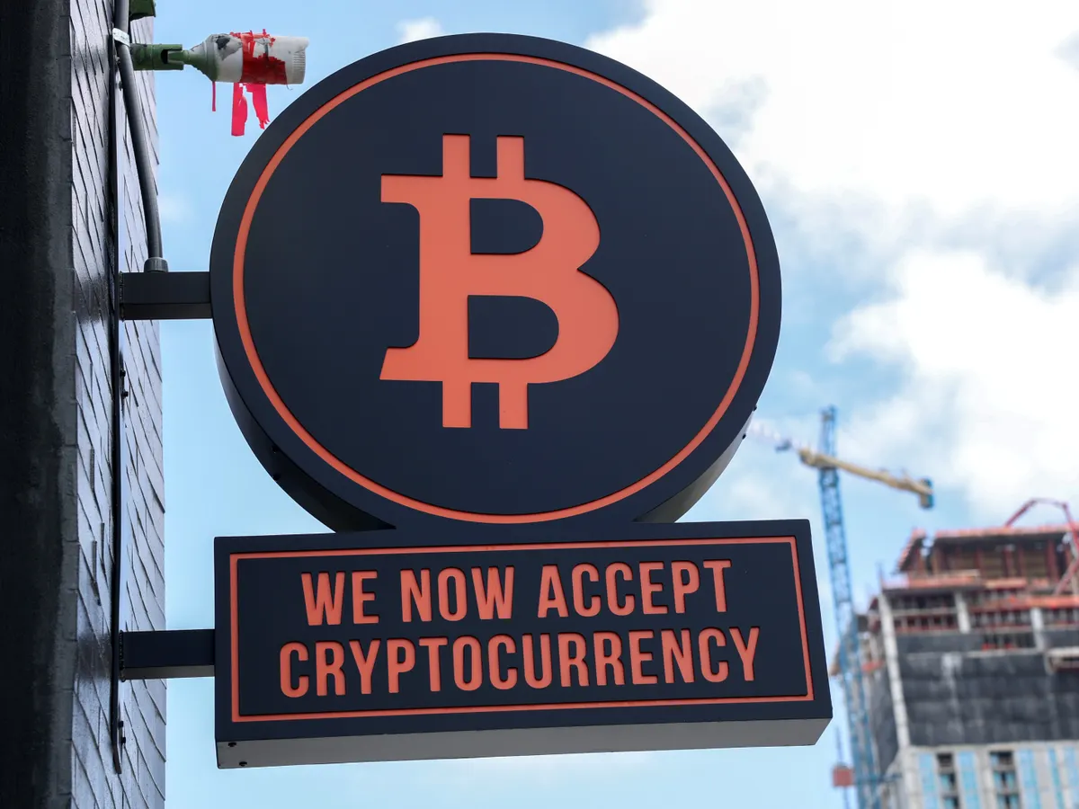 PayPal, Mesh jump into crypto conversion | Payments Dive