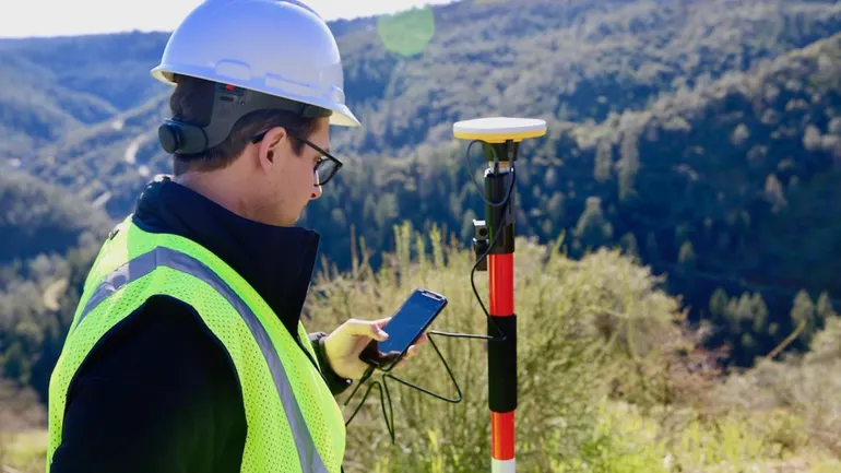 3DR's new app simplifies drone surveying | Construction Dive