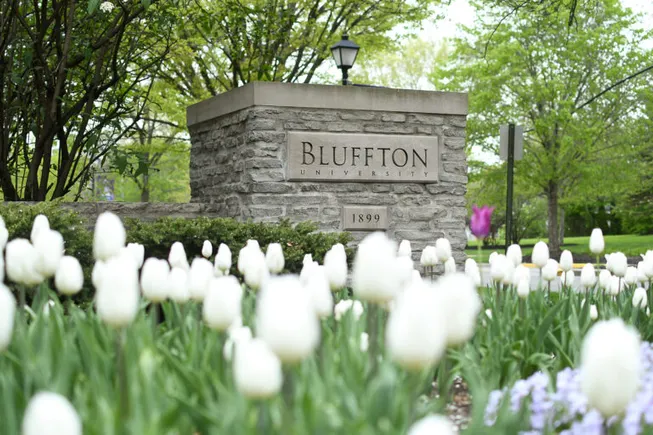 Universidade de Findlay labareda a fusão com a Universidade Bluffton