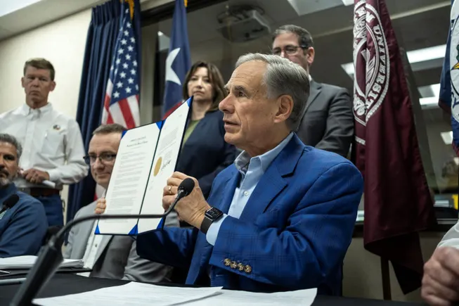 Facing an estimated 474 GW of interconnection requests, Texas hits pause on data centers