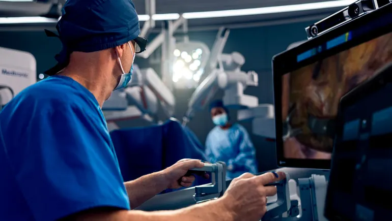 Medtronic adds real-time AI to Hugo robot