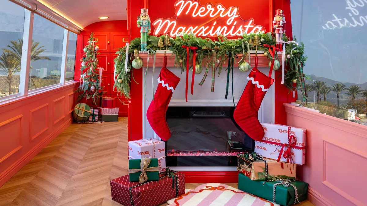 TJMaxx holiday tour.