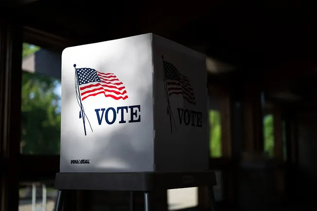 How should HR handle political divisiveness at work?
