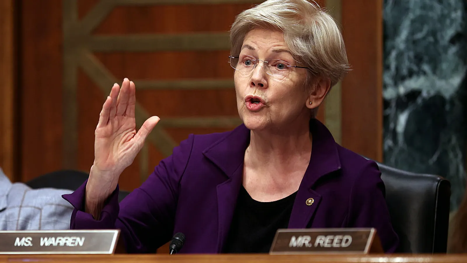 Epstein bill would push regulators to disclose bank probes