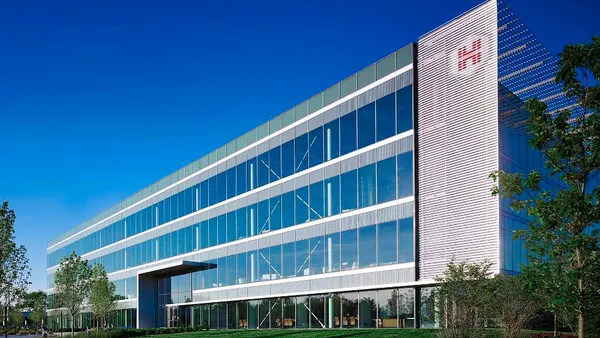 The headquarters of Hub Group.