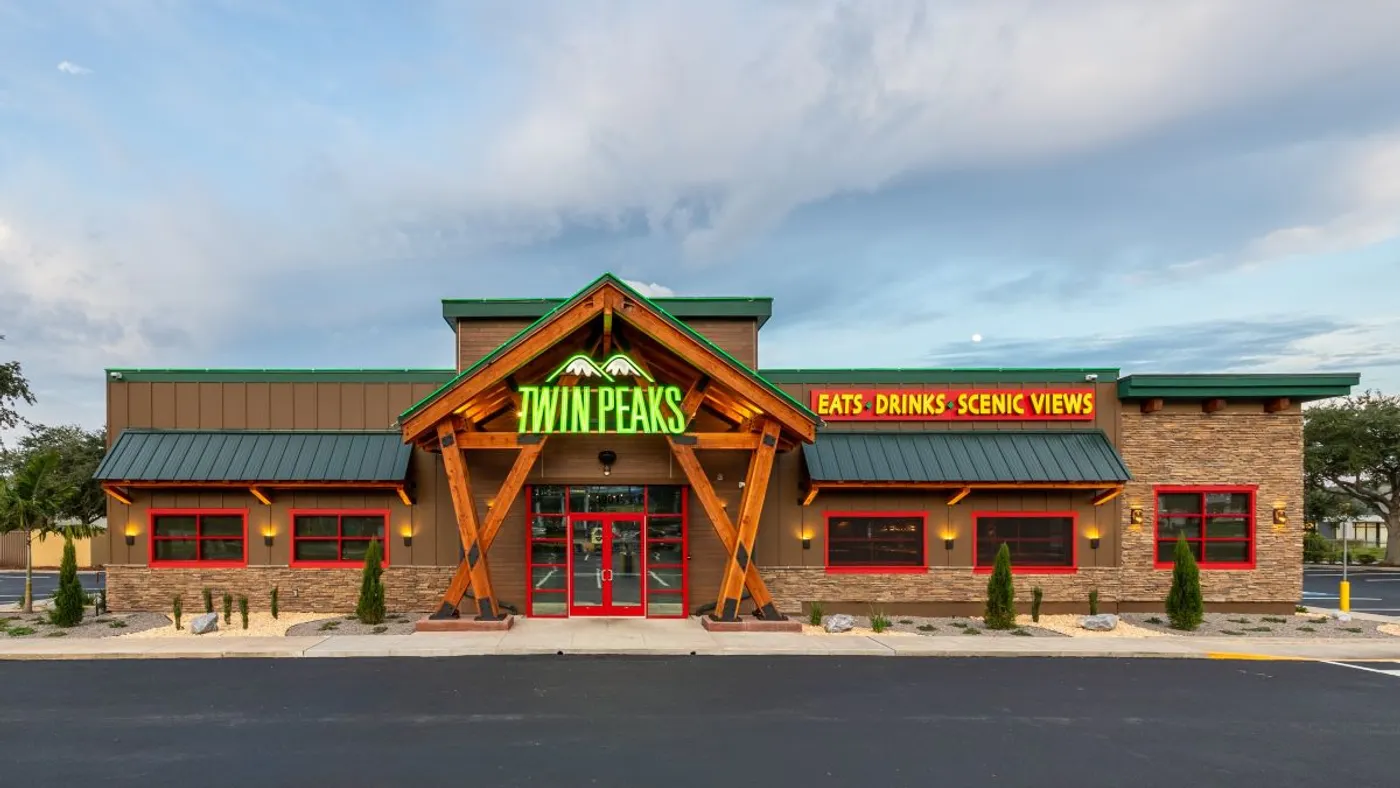 An image of a Twin Peaks restaurant in the daytime.