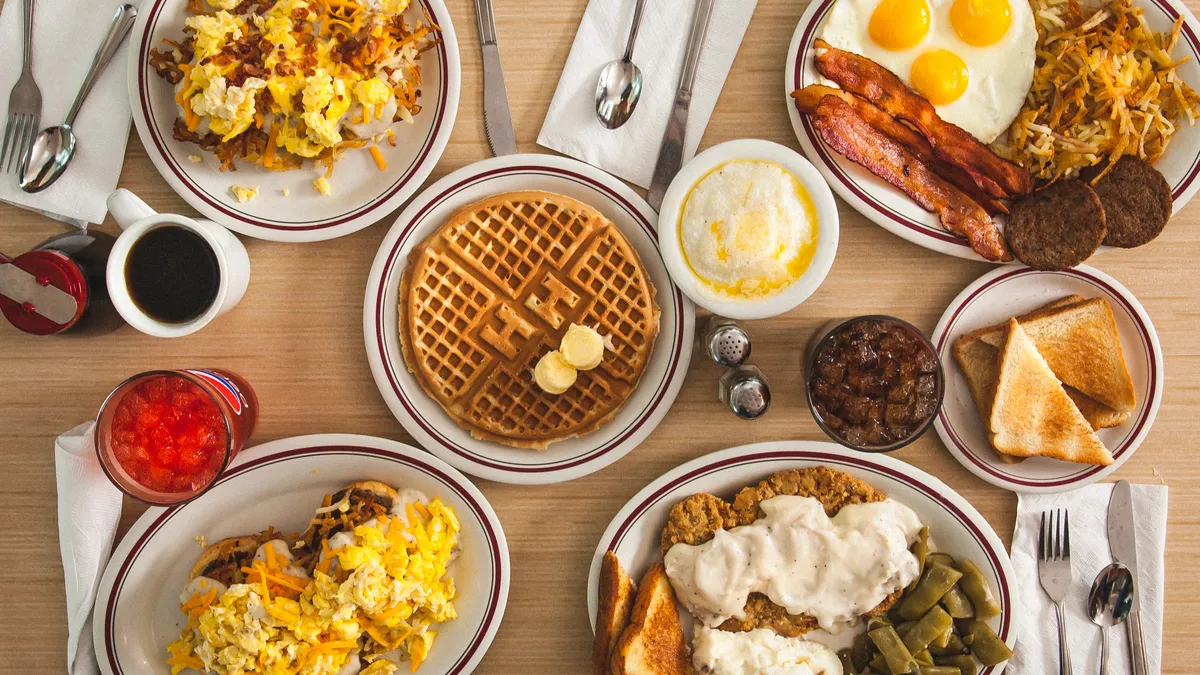 A photo of food from Huddle House