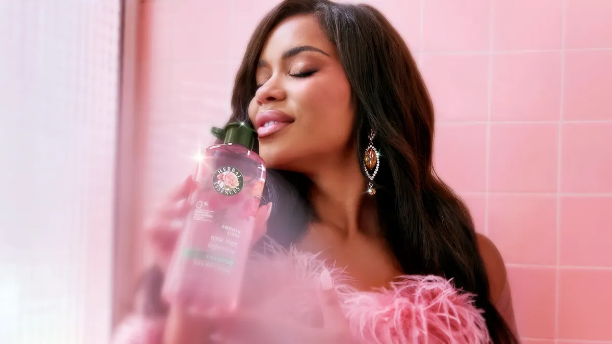 Amaya Espinal for Herbal Essences