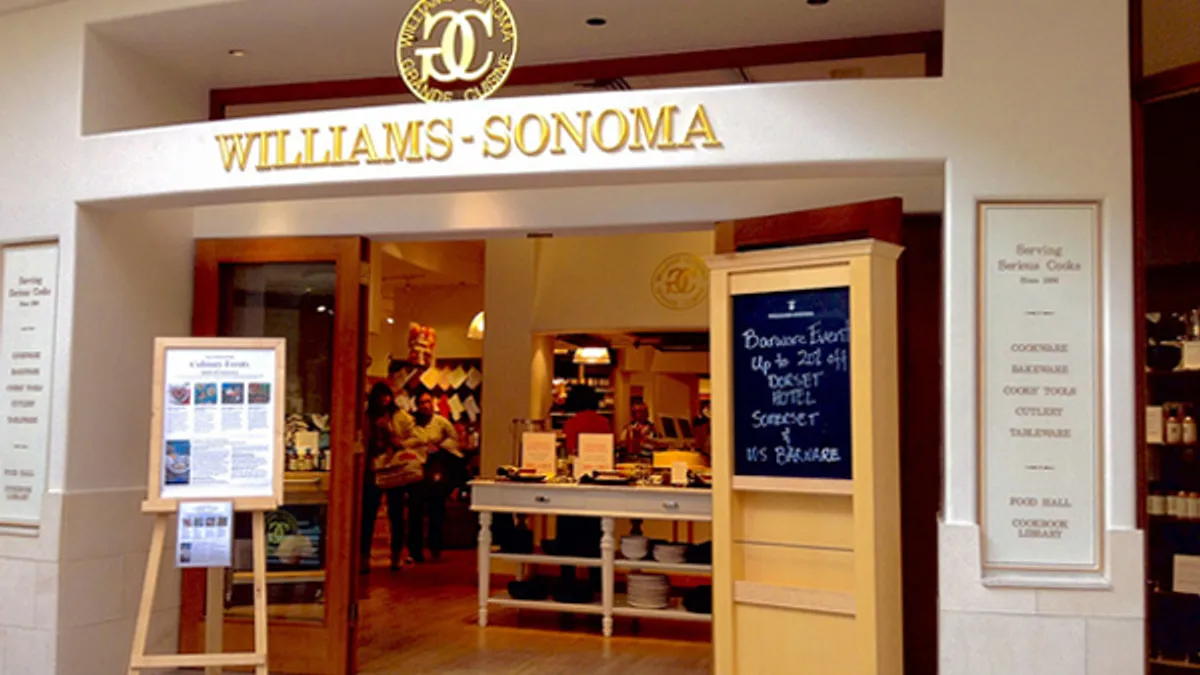 External shot of a Williams Sonoma store.