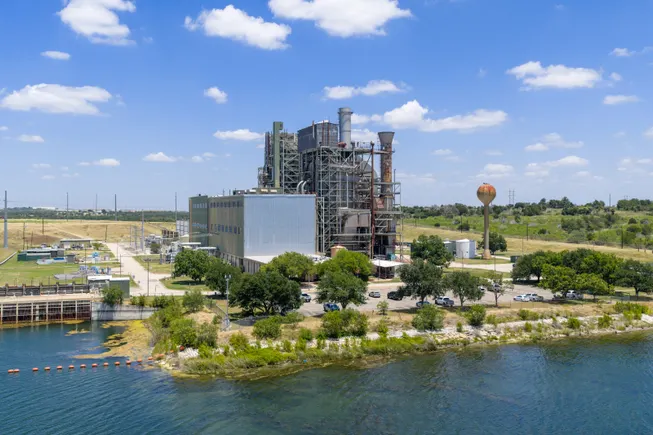 Megaprojects grab 1 in 4 nonresidential construction dollars
