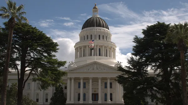 An outside photo of the California State Capitol.