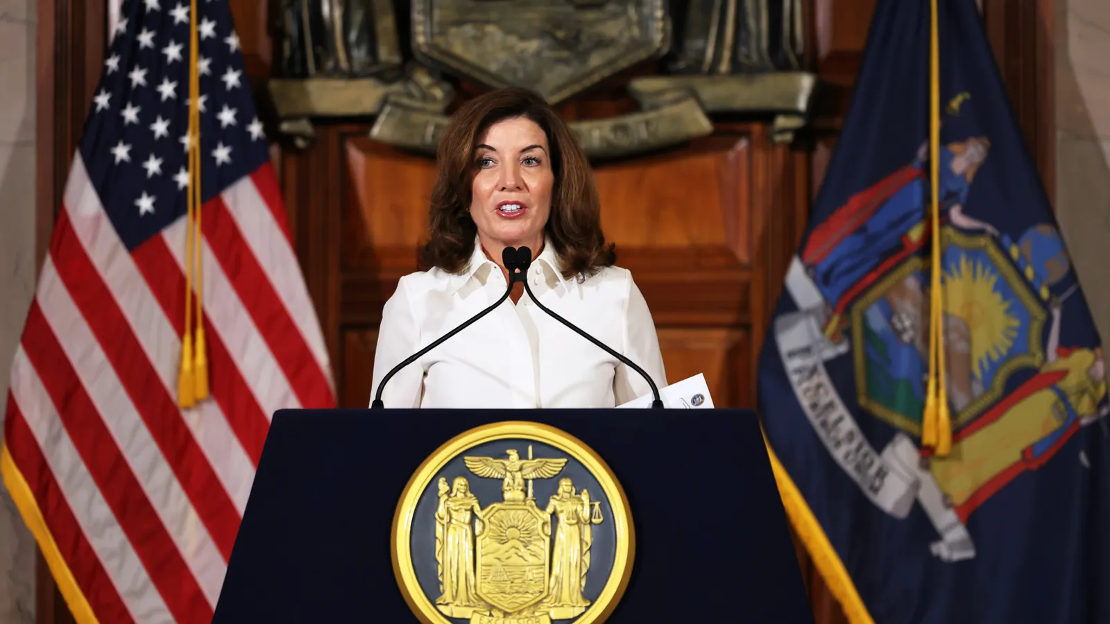 New York Halts Large Data Center Projects for a Year