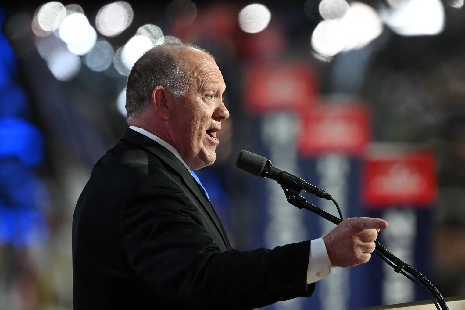 Thomas Homan speaks on stage.