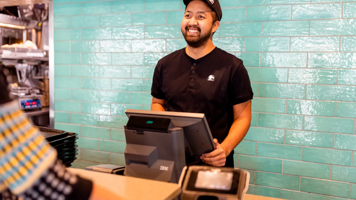 Taco bell cashier