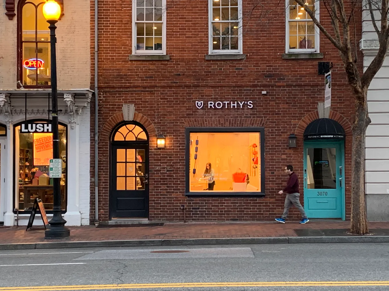 Rothy's M Street store in Georgetown