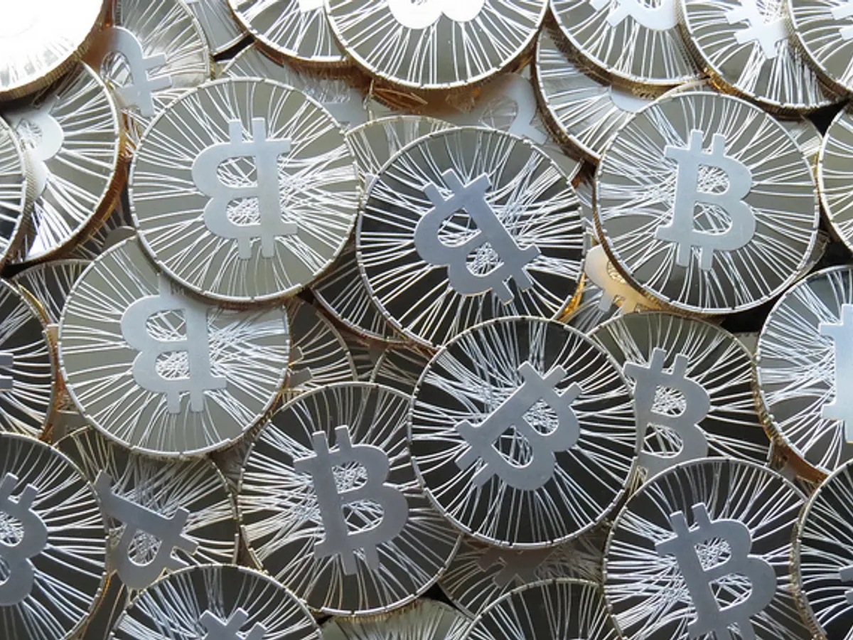 Overstock.com the first major retailer to accept Bitcoin | Retail Dive