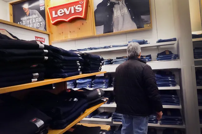 Levi’s boosts inventory to navigate tariff, shipping disruptions