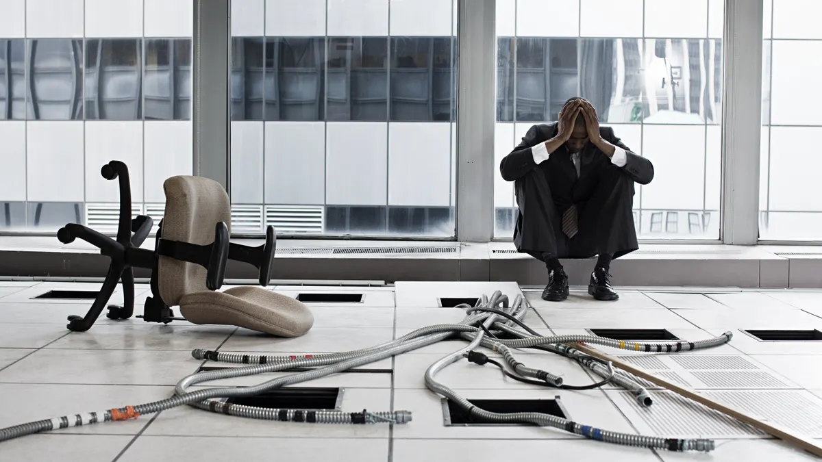 Header image for "Communication During Crisis: Tech CEO Manages Silicon Valley Bank Collapse"