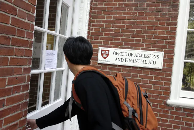 ‘Utter paralysis’: Legacy admissions ban faces tough road in Congress