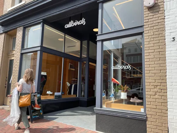 Aerosoles owner agrees to buy Allbirds for $39M