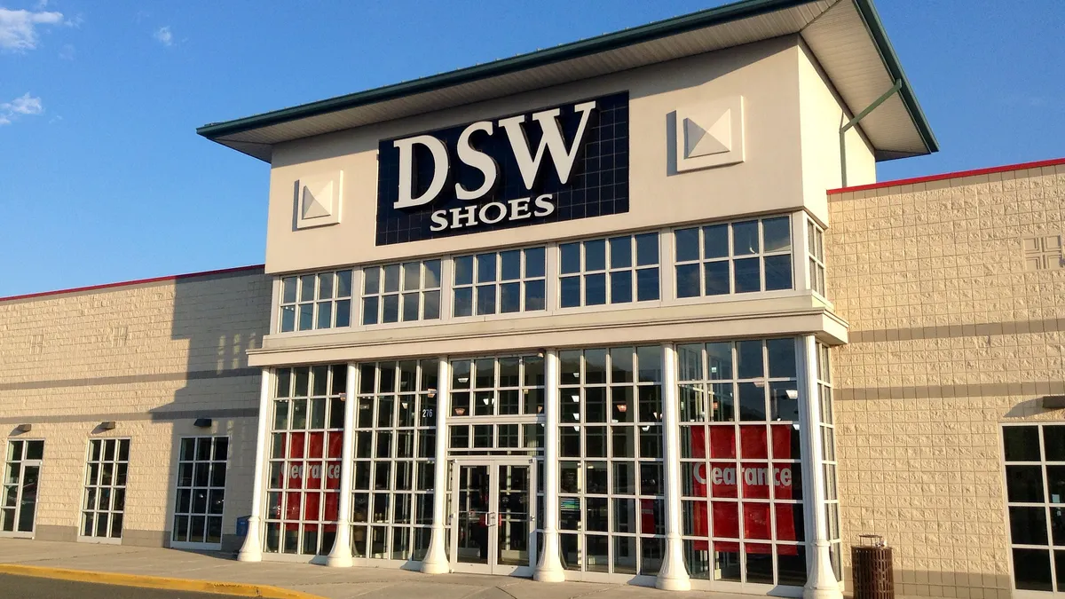 Dsw number of stores online