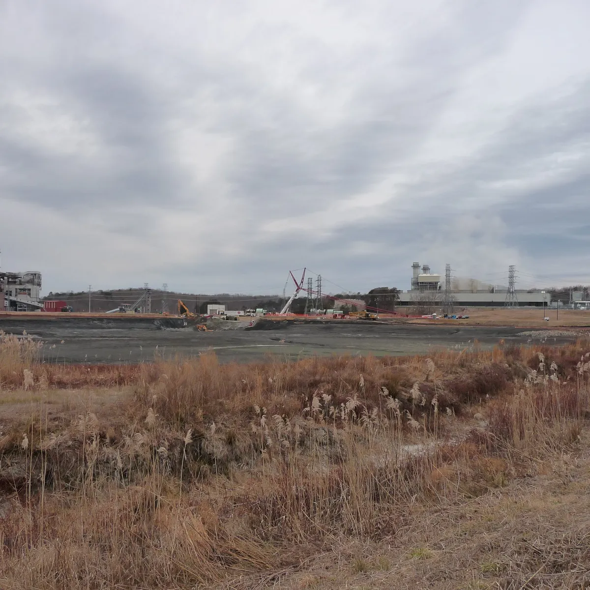Midwest power plants face shutdown after EPA proposes denying requests to  keep using unlined coal ash ponds | Utility Dive