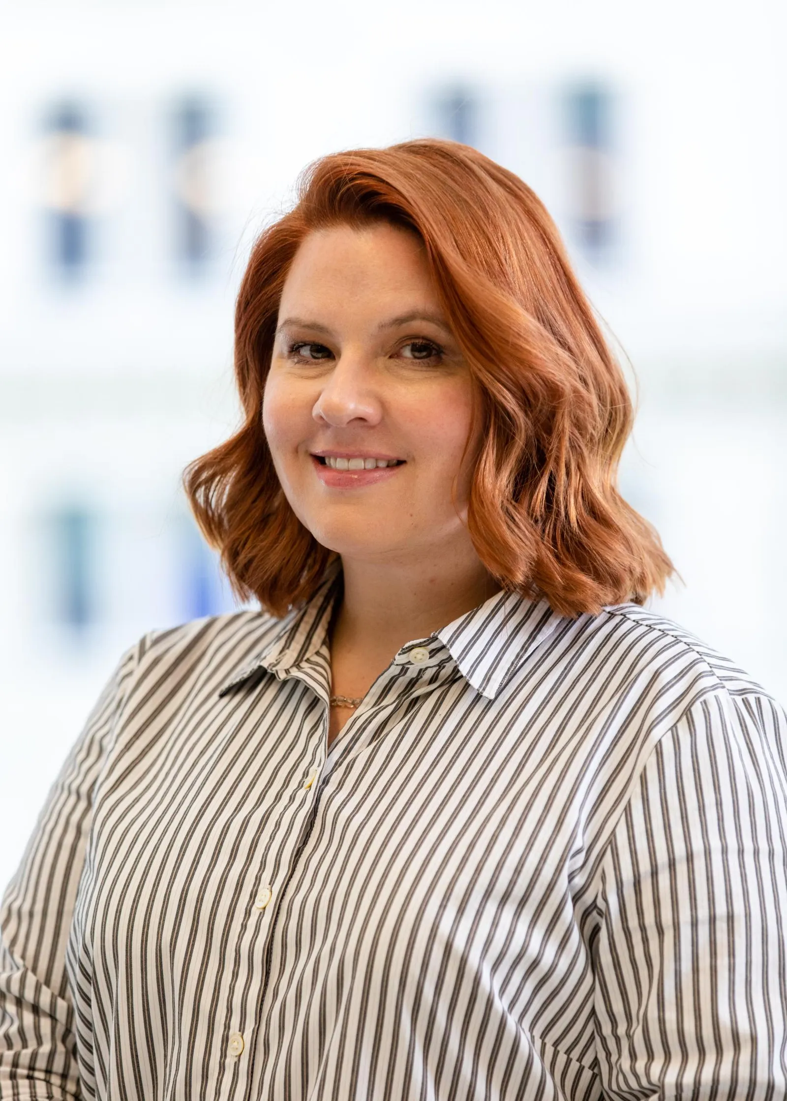 A headshot image of Stacy Burnett.