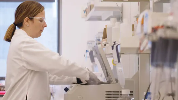 Research worker in a lab