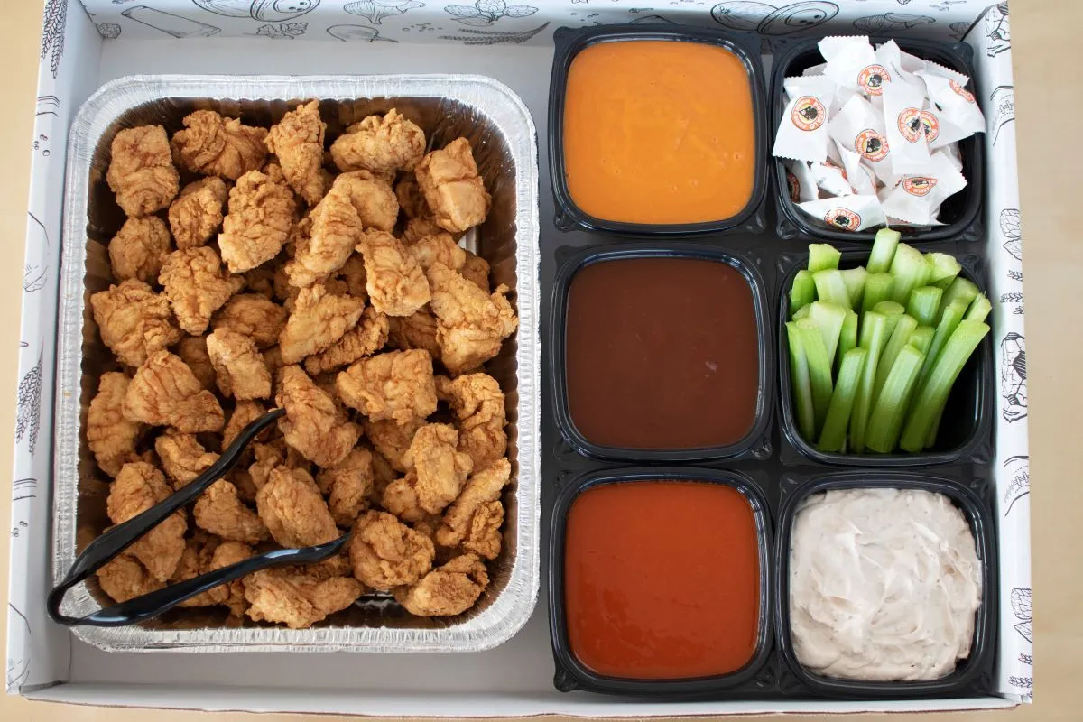 Wings & Rings catering wing box