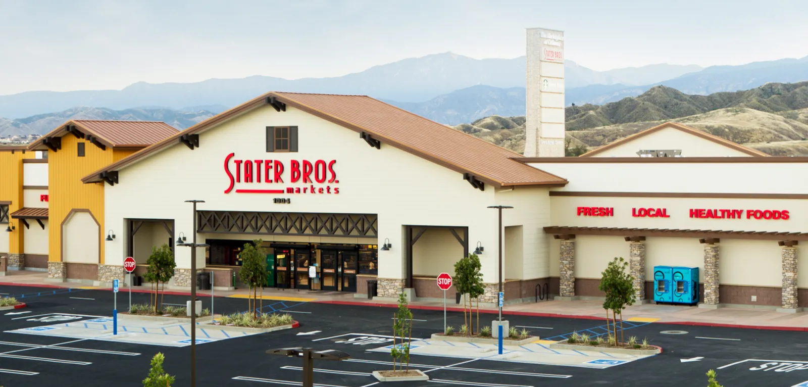 Exterior of Stater Bros. supermarket