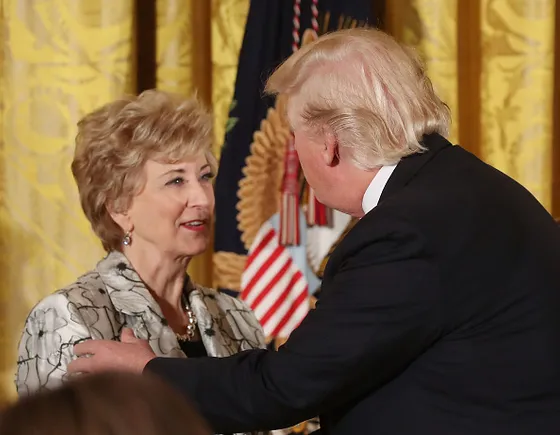 Trump nomeia Linda McMahon para secretária de instrução