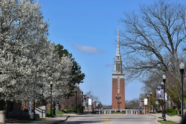 Enquanto a Anderson University luta com déficits, a perspectiva da Fitch torna-se negativa