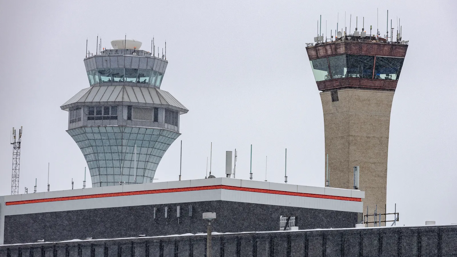 Пропуски в мрежовата сигурност и стратегията за надзор затрудняват американските регулатори на авиационната киберсигурност