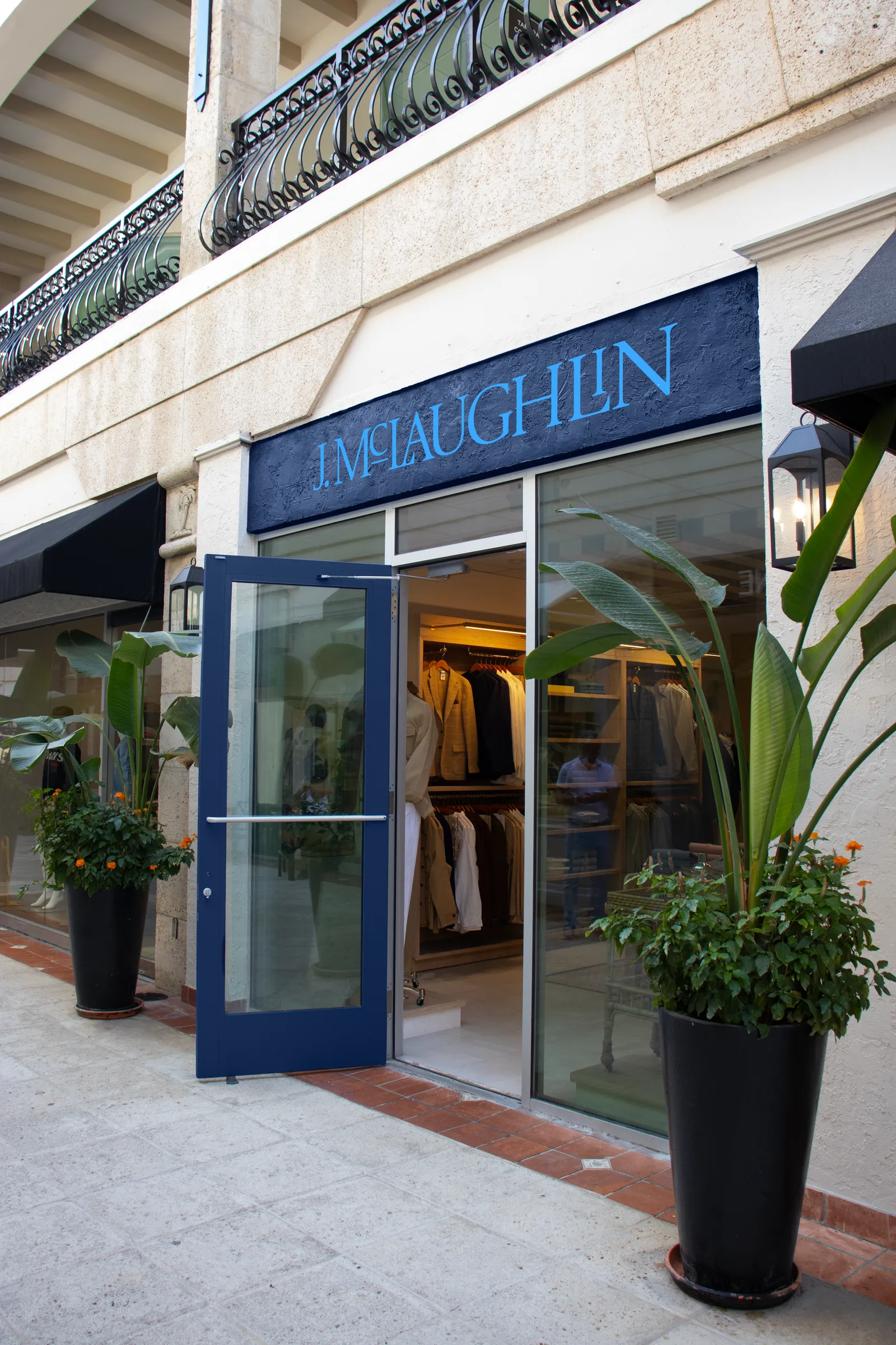 An exterior shot of a J.McLaughlin store in Palm Beach, Florida.