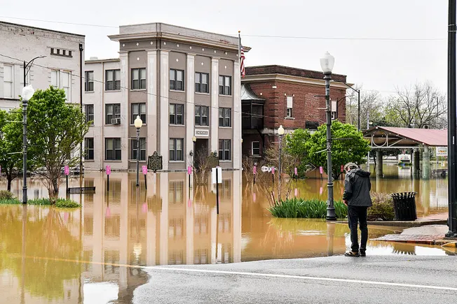 How climate change can lead to workplace disruption and employee stress