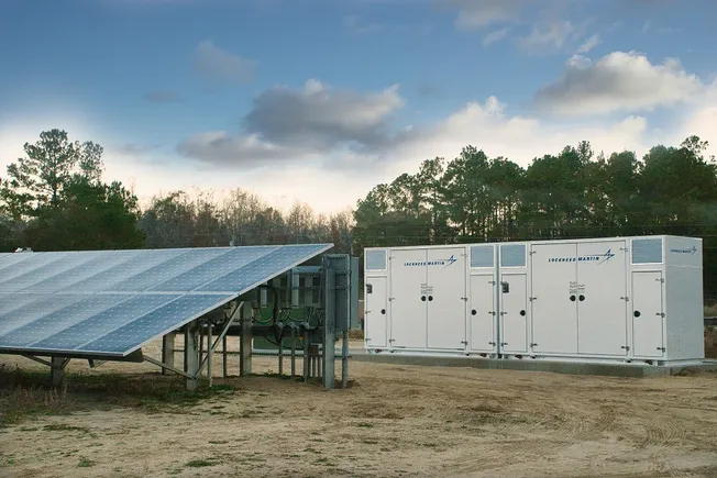 US military pushes clean energy with largest on-base battery | Utility Dive